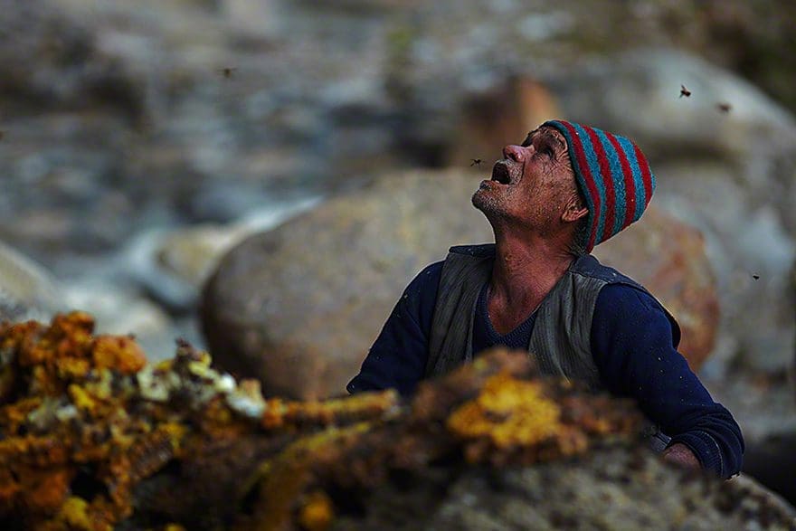 Cazadores de miel de los acantilados del Himalaya5