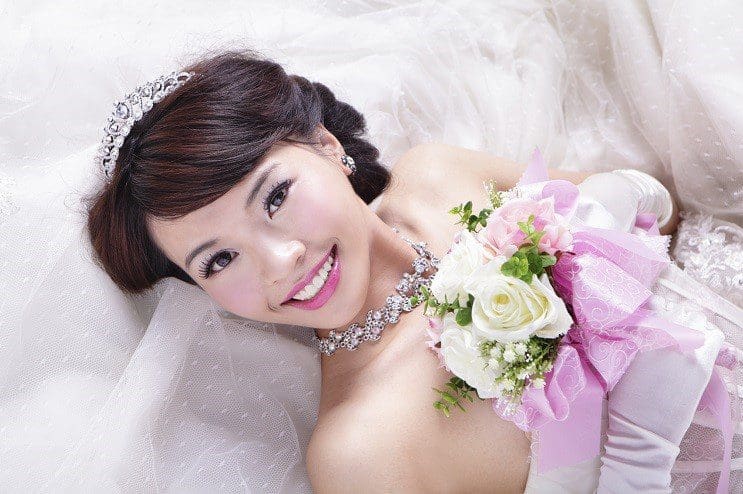 beauty portrait of bride with roses