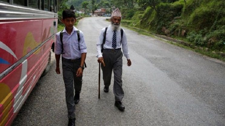 Conoce la ejemplar historia del hombre que decidió terminar la escuela a los 68 años 02