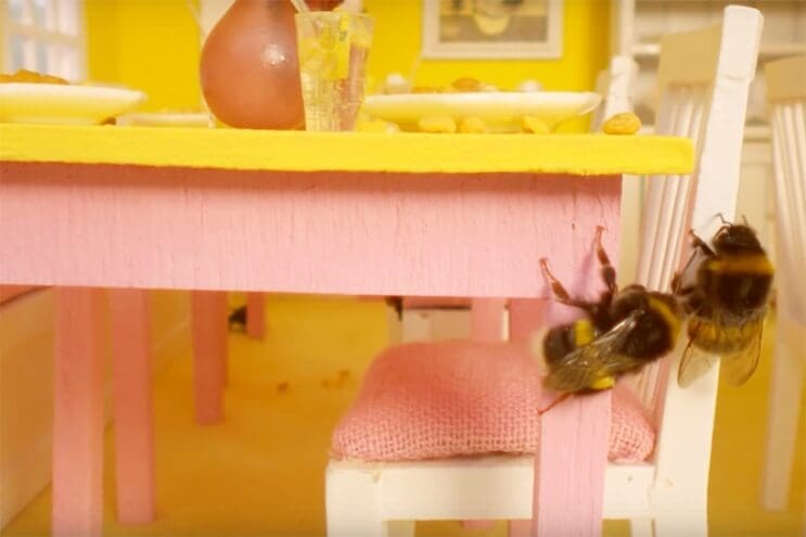 Este hotel para abejas inspirado en el Gran Hotel Budapest es una increíble iniciativa 4