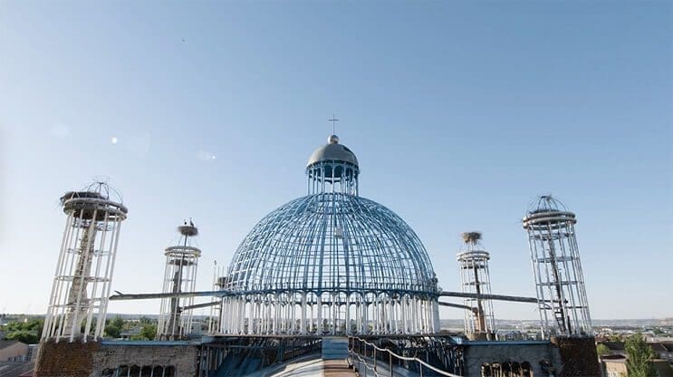 Un hombre ha pasado 53 años construyendo una catedral con sus propias manos 3