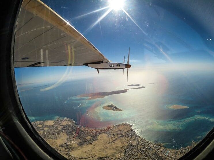 ¡Increíble! Este avión ha dado la vuelta al mundo sin una sola gota de gasolina 10