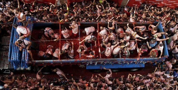 La Tomatina la pelea de comida más grande del mundo 02