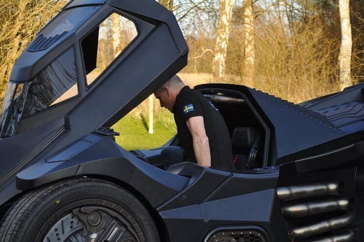 desarmaron-un-lamborghini-para-hacer-un-batimovil-y-luce-de-lo-mas-genial-11