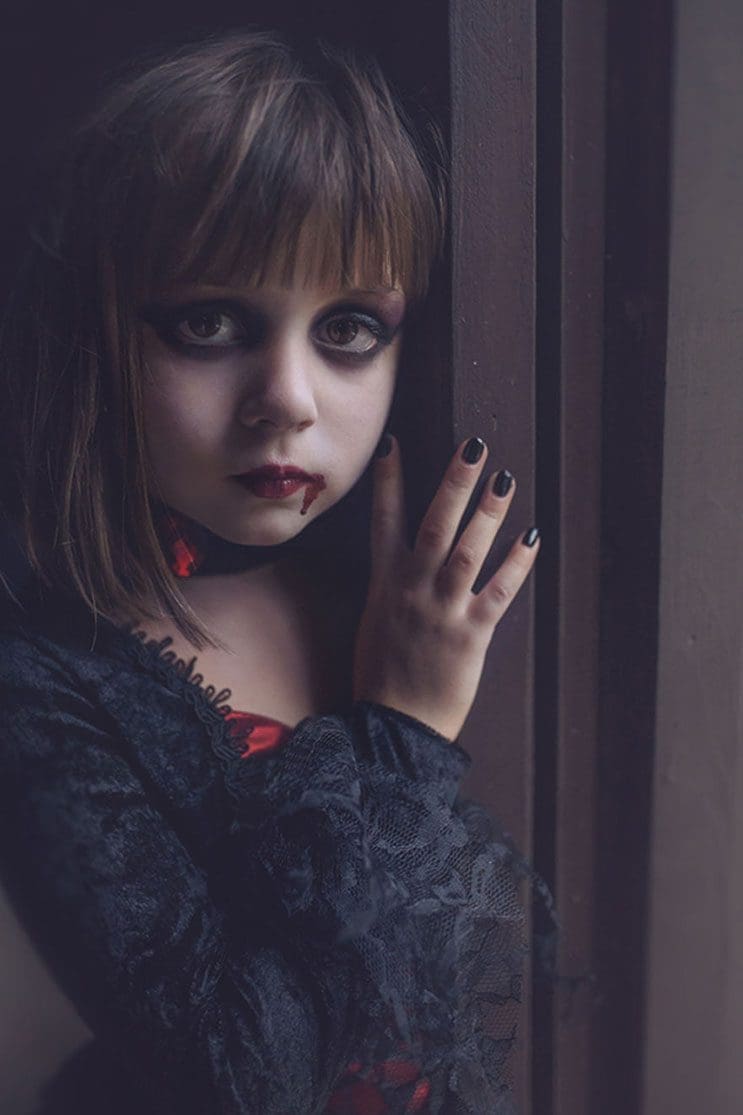 esta-fotografa-hace-con-su-hija-y-esposo-las-fotos-mas-alucinantes-para-halloween-4