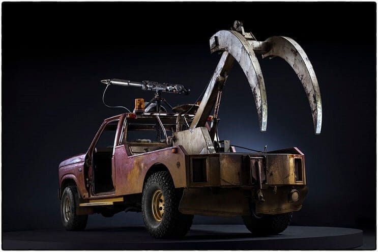 los-vehiculos-de-mad-max-antes-de-ser-preparados-para-la-accion-20