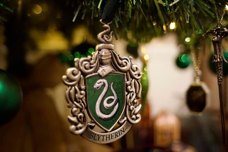 este-arbol-de-harry-potter-le-da-verdadera-magia-a-la-navidad-5