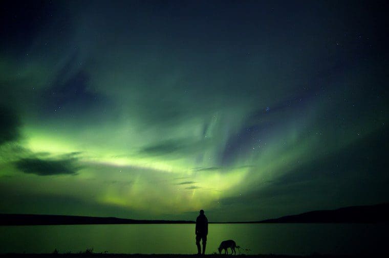 luces cielo noche