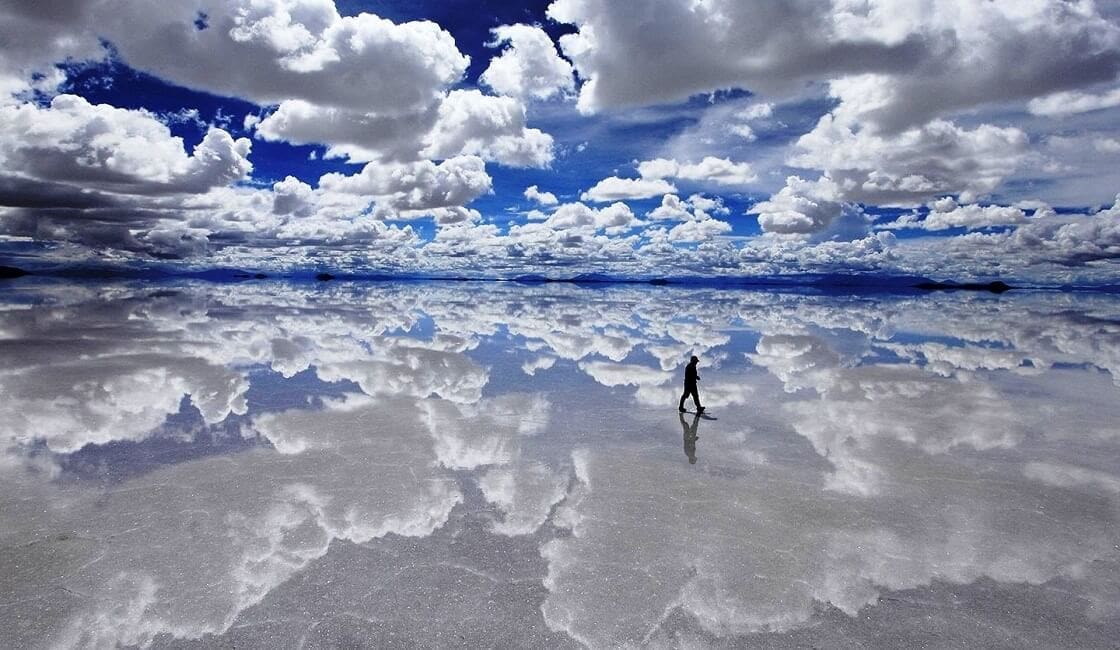 El Salar de Uyuni en Bolivia es uno de los paisajes hermosos 